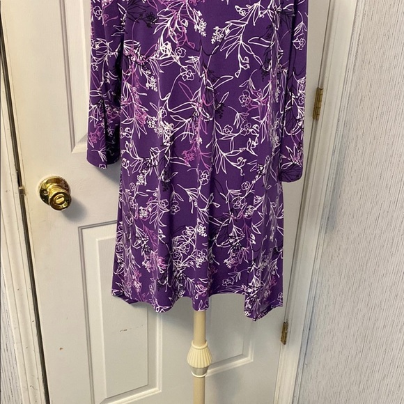 Women's Within 1X 22/24 Floral Purple Black & White Design Pattern Women's Tunic - Picture 4 of 8